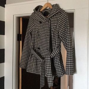 Hooded houndstooth coat